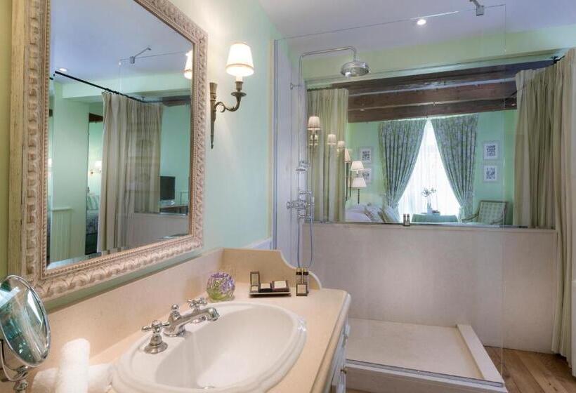 חדר פרמיום, Hôtel De Toiras