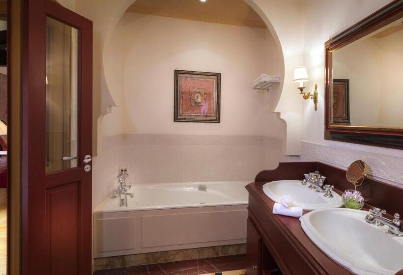 סוויטה דלוקס, Hôtel De Toiras