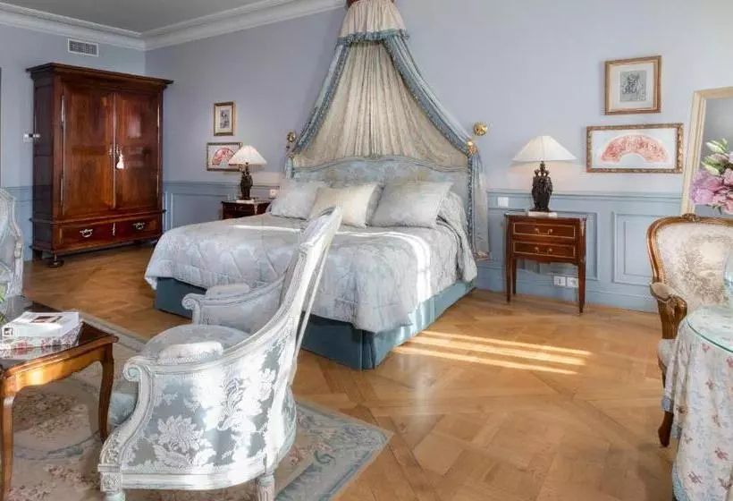 سوئیت پریمیوم, Hôtel De Toiras