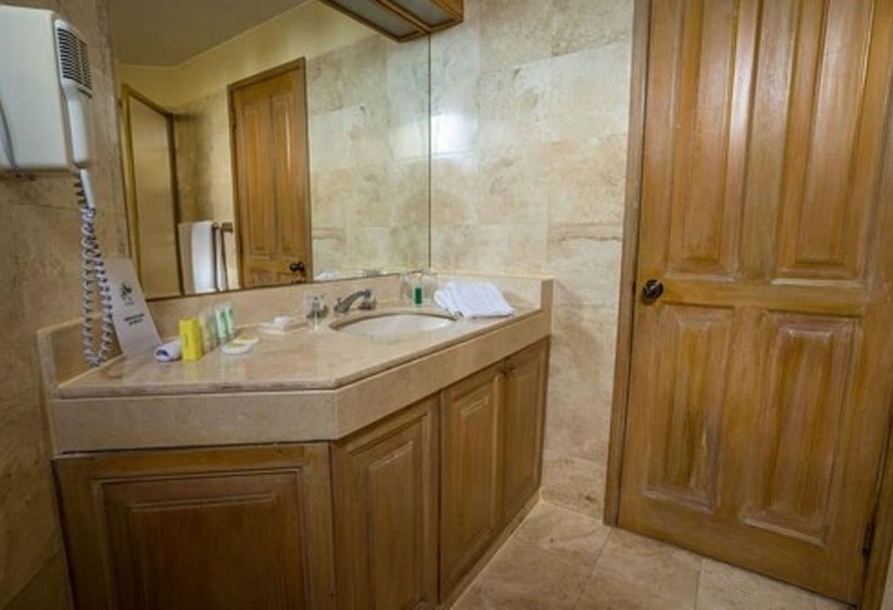 Suite, Jose Antonio Executive