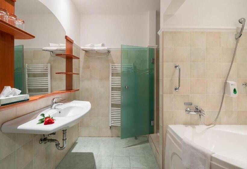 Апартаменты 1 Спальня с Балконом, Karos Spa