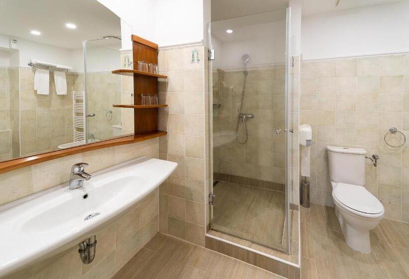 스위트, Karos Spa