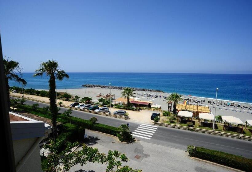 Triple Room Sea View, La Tonnara