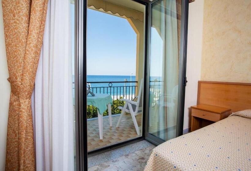Triple Room Sea View, La Tonnara