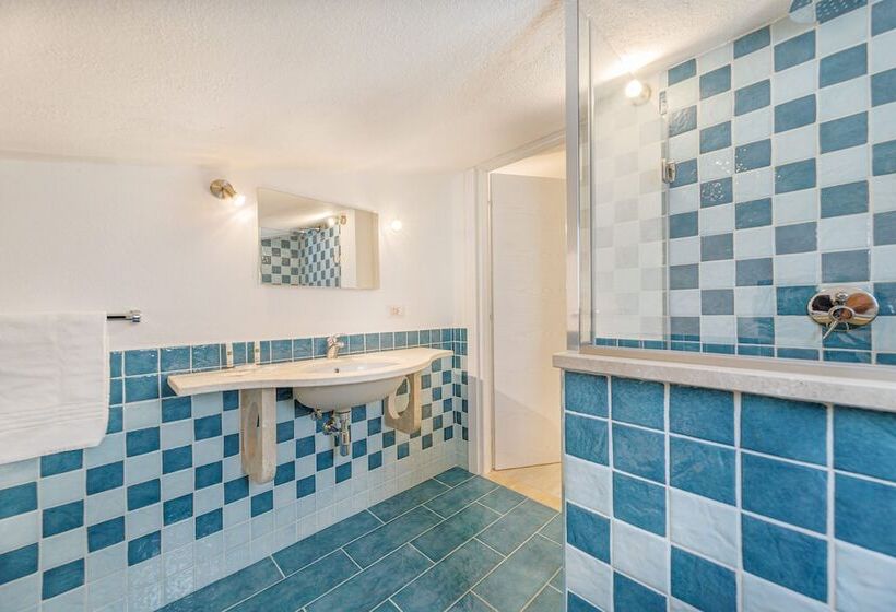 غرفة قياسية مطلّة علي الحديقة, Le Mimose