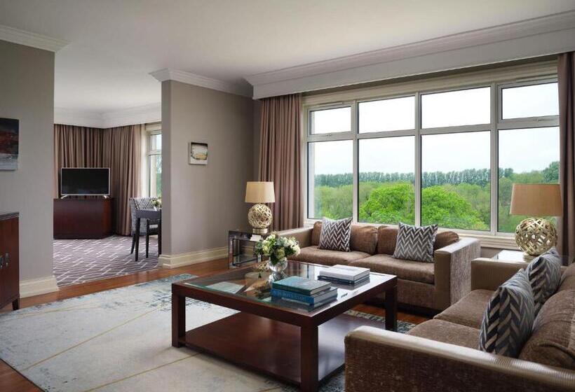 جناح ديلوكس, Lyrath Estate