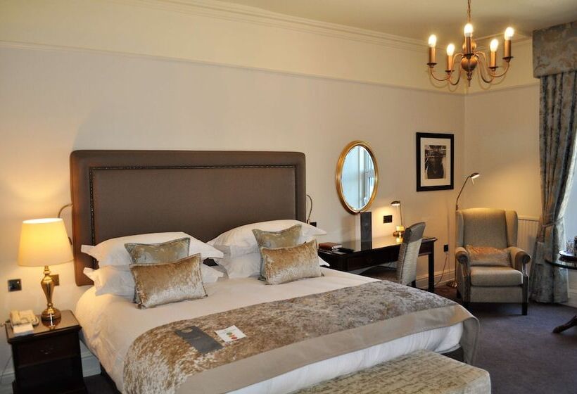 חדר סופריור, Macdonald Old England Hotel & Spa