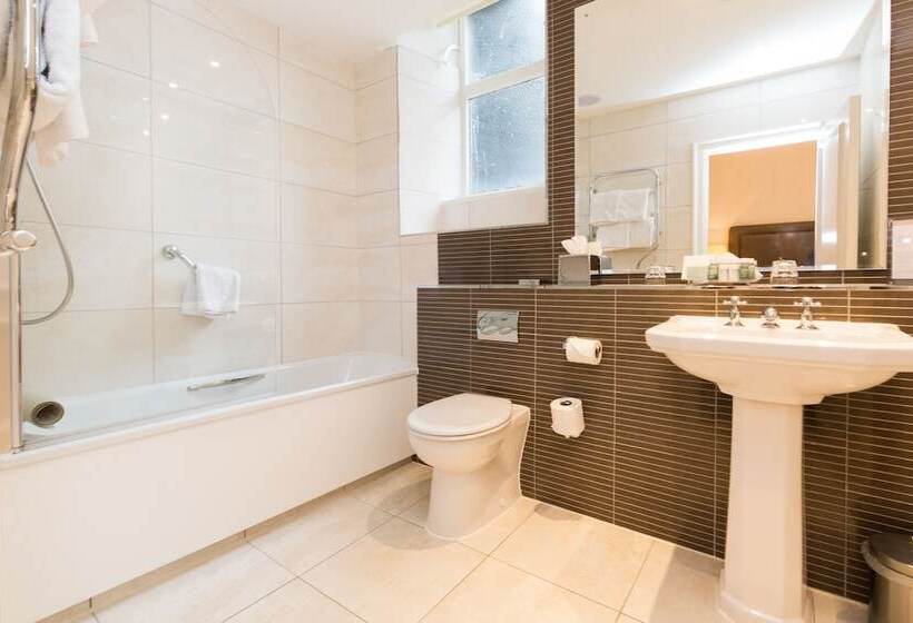 Семейный Номер Deluxe, Macdonald Old England Hotel & Spa