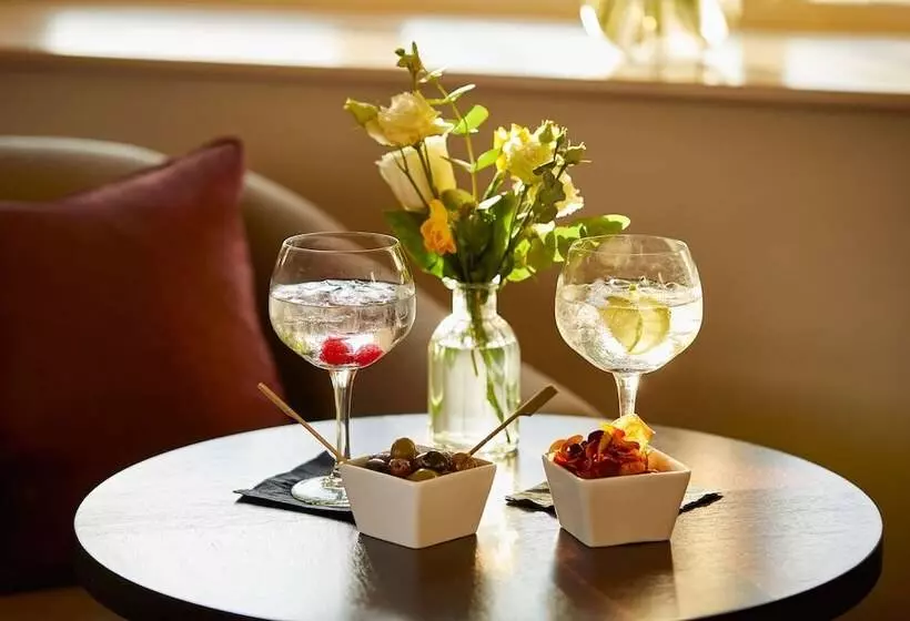 デラックスファミリールーム, Macdonald Old England Hotel & Spa