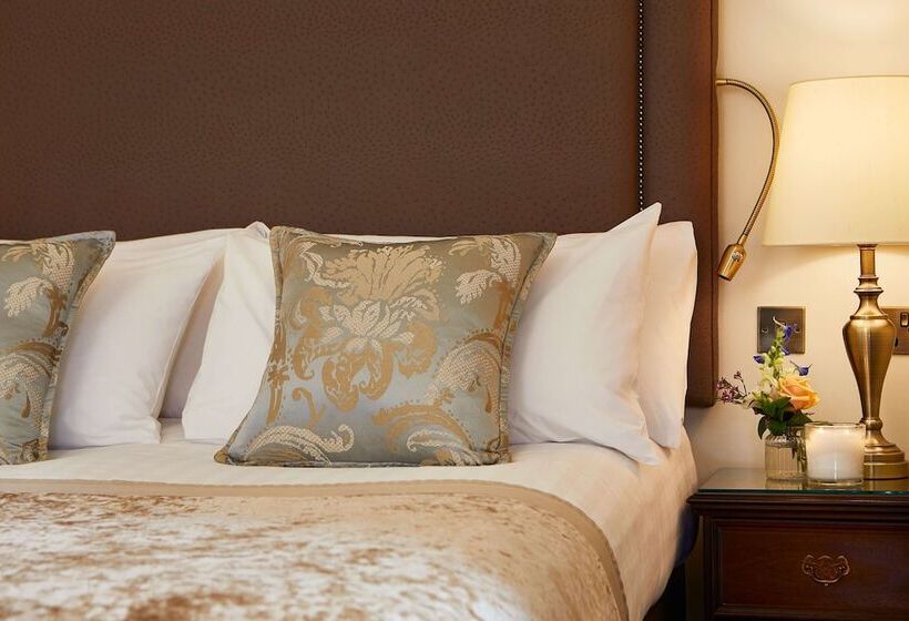 Номер Deluxe, Macdonald Old England Hotel & Spa