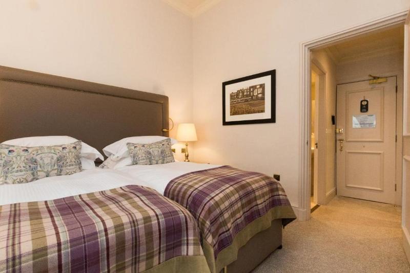 חדר סטנדרט, Macdonald Old England Hotel & Spa