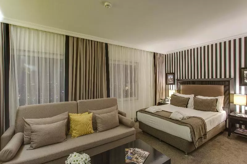 デラックスファミリールーム, Macdonald Old England Hotel & Spa