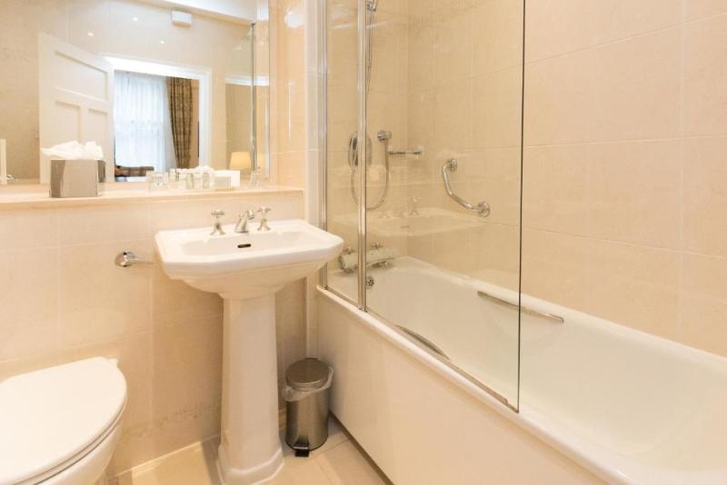 Номер Стандарт, Macdonald Old England Hotel & Spa