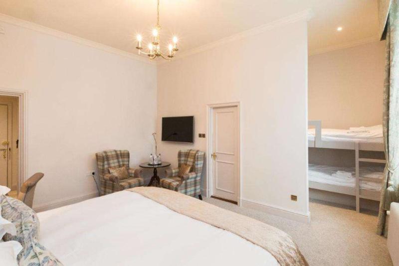 חדר משפחתי, Macdonald Old England Hotel & Spa