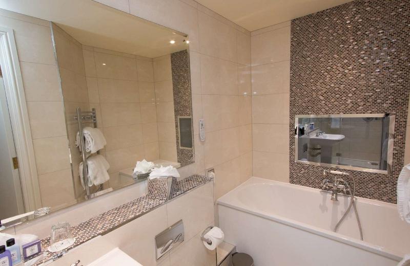 סוויטה דלוקס, Macdonald Old England Hotel & Spa