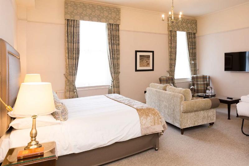 חדר דחוקס עם מיטת קינג, Macdonald Old England Hotel & Spa