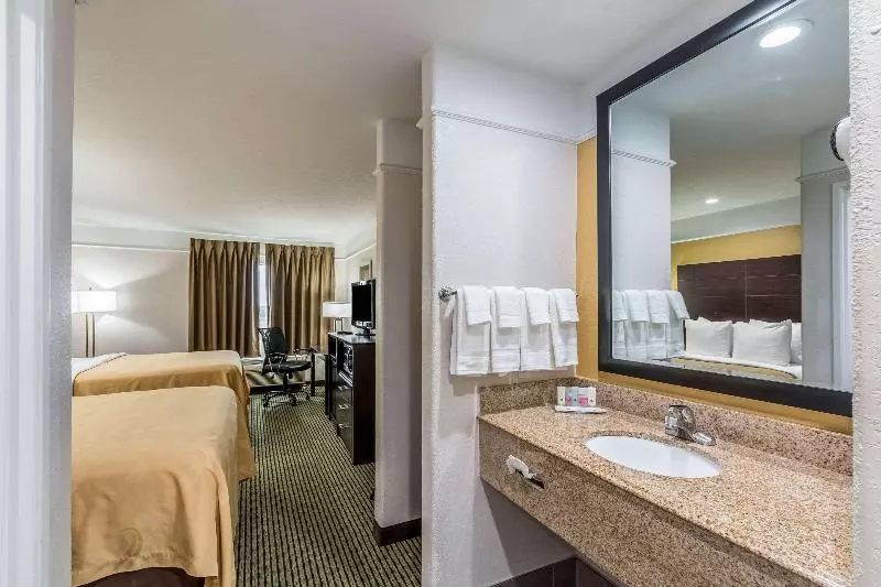 身障者適用スタンダードルーム, Macdonald Old England Hotel & Spa