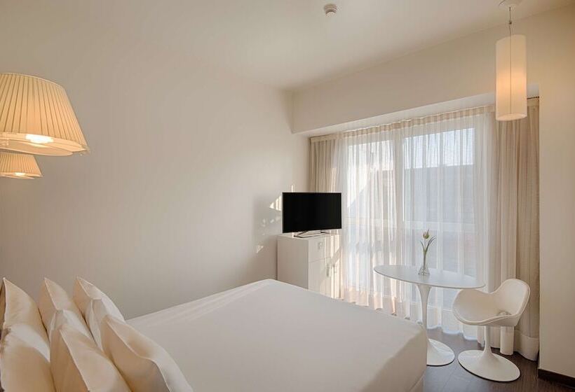 غرفة قياسية, Nhow Milan