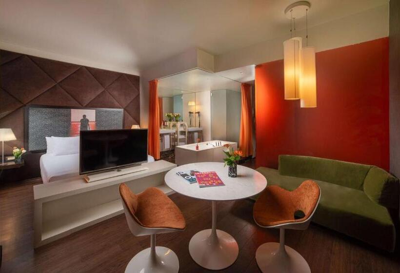 سوییت جونیور, Nhow Milan