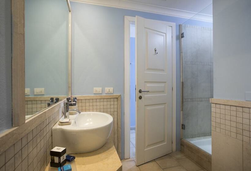 غرفة ديلوكس رباعية, Lu  Hotel Riviera