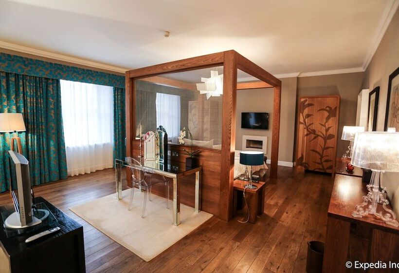 スイート, Tigerlily