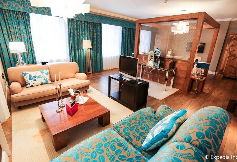 スイート, Tigerlily