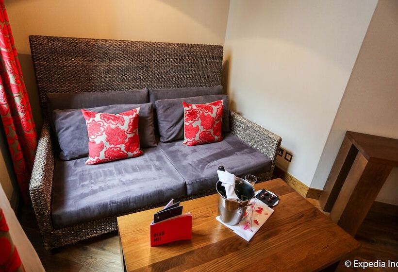 デラックスルーム, Tigerlily