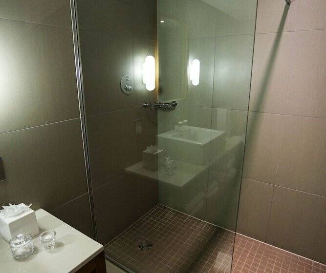 デラックスルーム, Tigerlily