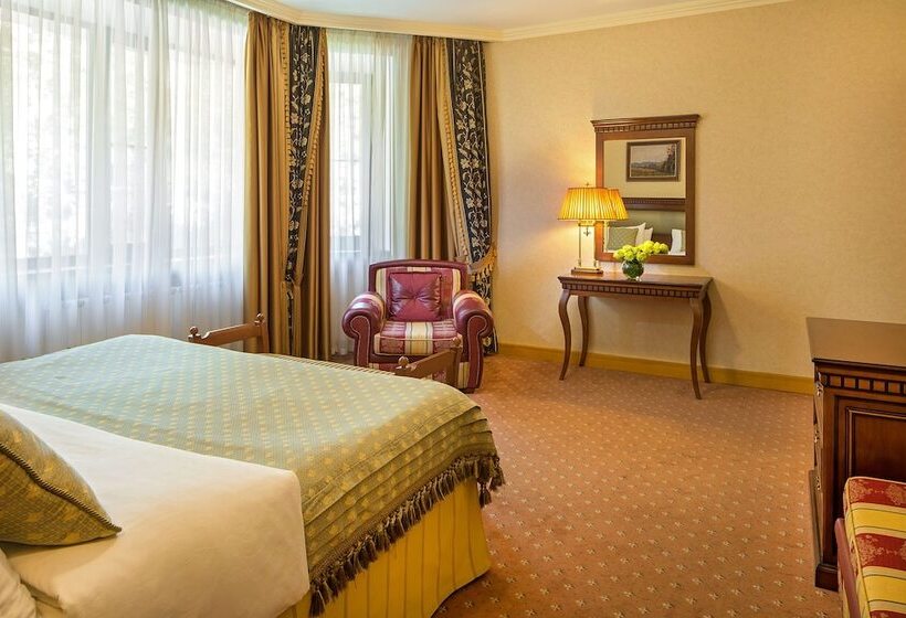 سوییت, Volynskoye Congress Park