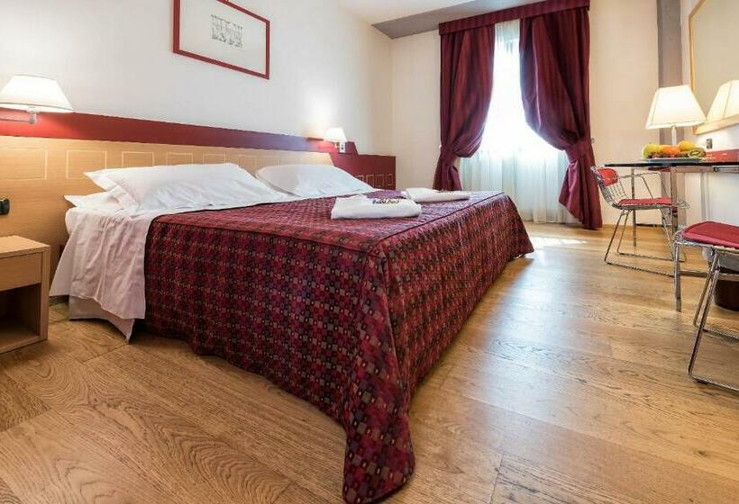 Номер Стандарт, West Point Airport