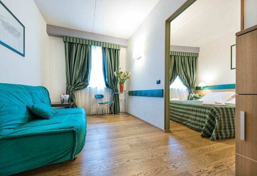 Номер Superior, West Point Airport