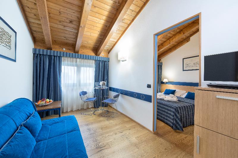 Номер Superior, West Point Airport