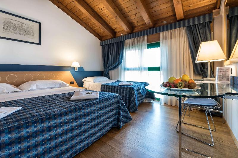 Номер Стандарт Трехместный, West Point Airport