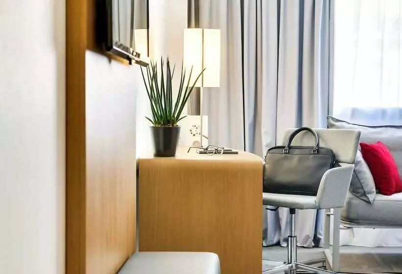 اتاق خانوادگی, Novotel Paris Centre Gare Montparnasse