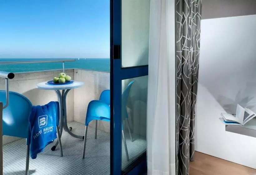 اتاق استاندارد چهار تخته با چشم‌انداز دریا, Baltic Riccione Fronte Mare