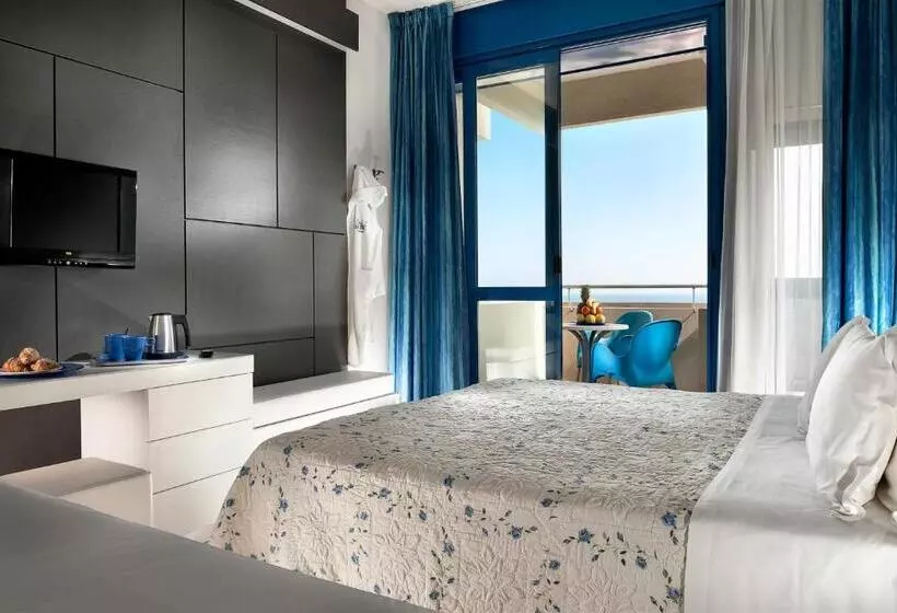 اتاق استاندارد چهار تخته با چشم‌انداز دریا, Baltic Riccione Fronte Mare