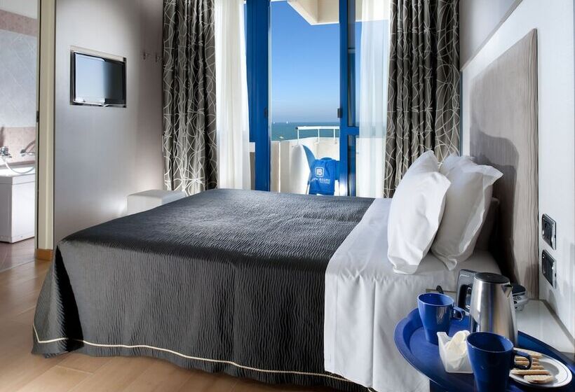 غرفة ديلوكس ثلاثية مطلة على البحر, Baltic Riccione Fronte Mare