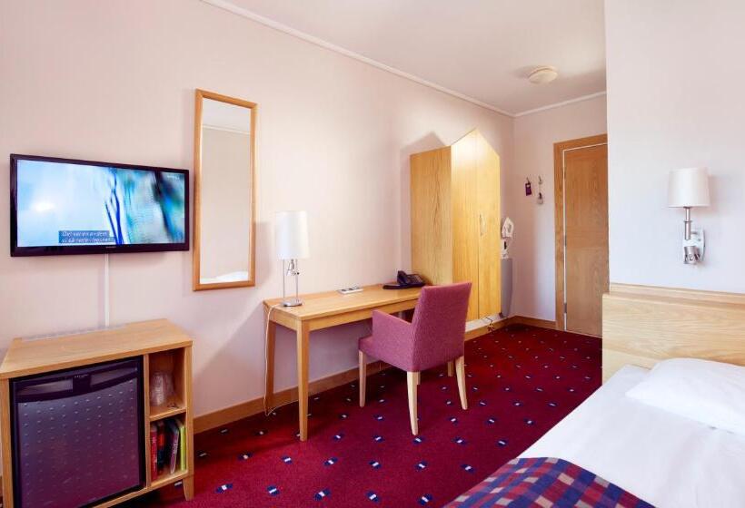 Номер Стандарт Индивидуальный, Clarion Collection Hotel Bryggeparken
