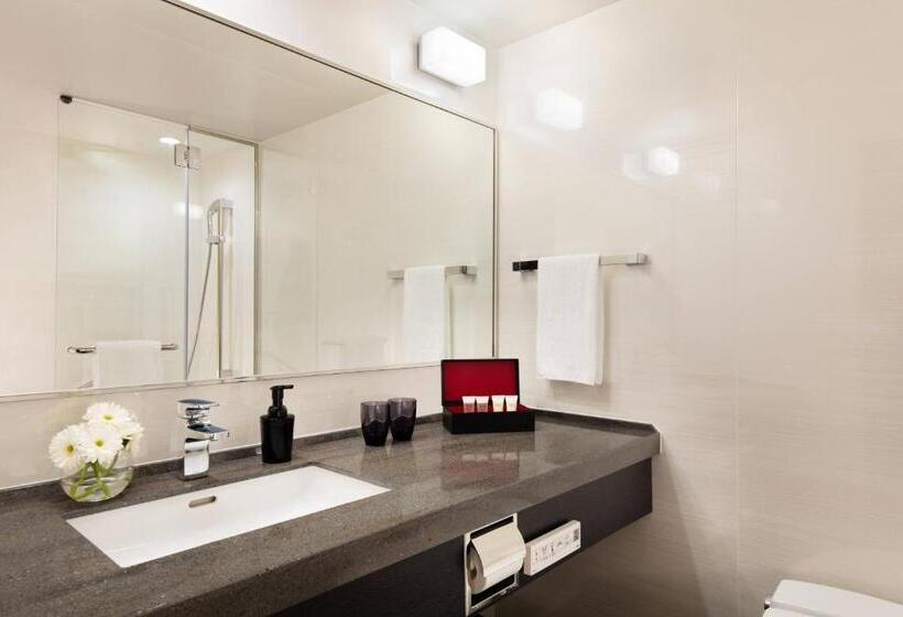 Номер Deluxe, Courtyard By Marriott Shin Osaka Station