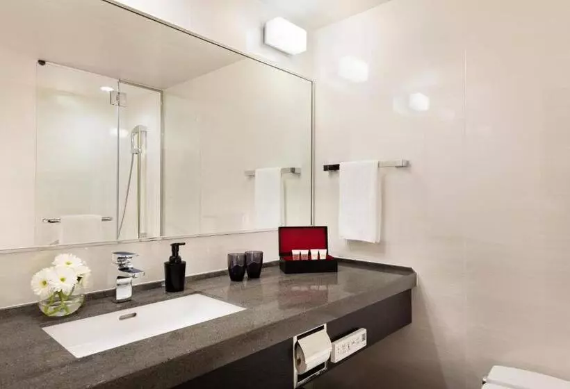 اتاق لوکس با تخت بزرگ, Courtyard By Marriott Shin Osaka Station