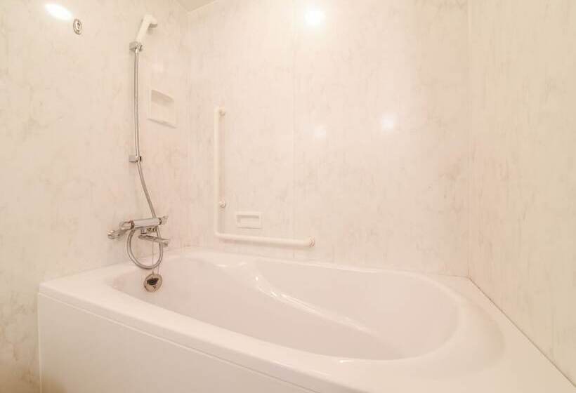 חדר סטנדרט לשלושה, Forest Inn Showakan