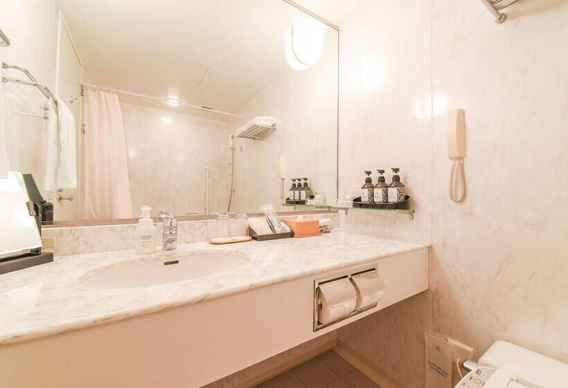 חדר סטנדרט לשלושה, Forest Inn Showakan