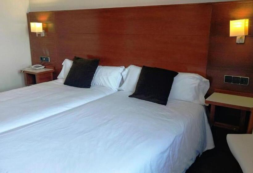 Трехместный Номер Классика, Hidalgo