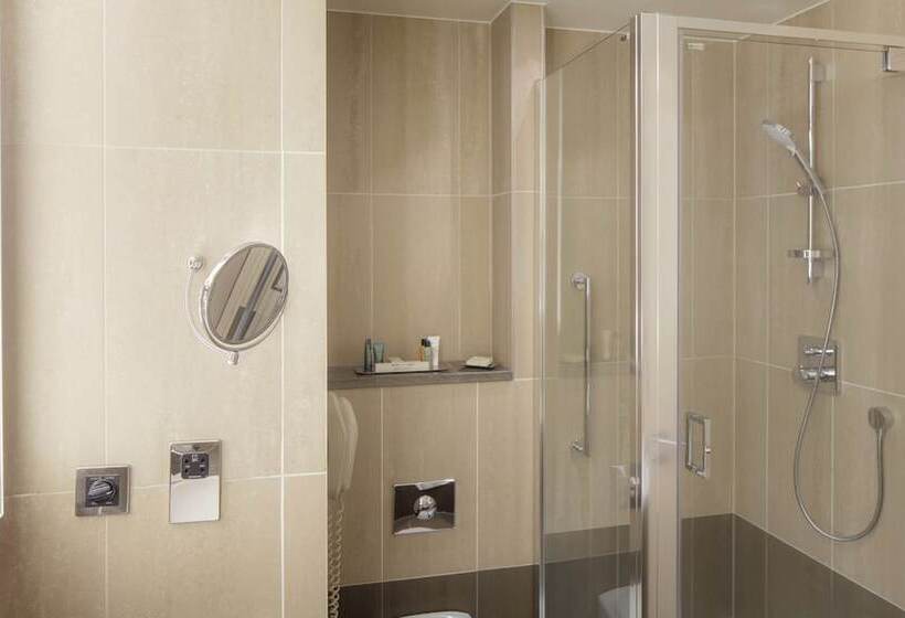 חדר דלוקס, Hilton London Tower Bridge