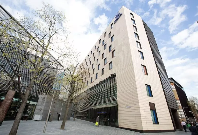 اتاق استاندارد با تخت بزرگ, Hilton London Tower Bridge