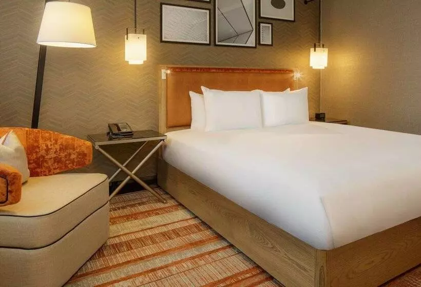 اتاق استاندارد با تخت بزرگ, Hilton London Tower Bridge