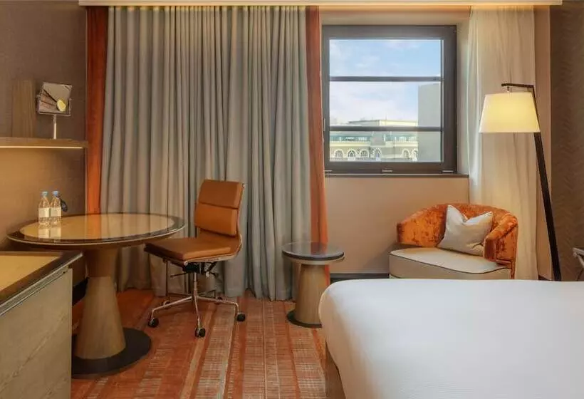 اتاق استاندارد با تخت بزرگ, Hilton London Tower Bridge