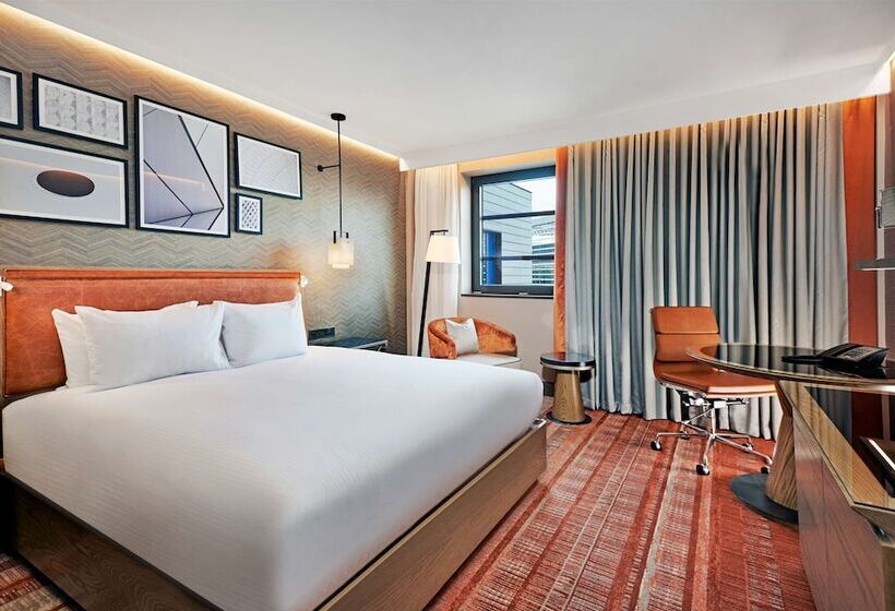 חדר סטנדרט עם מיטת קינג, Hilton London Tower Bridge