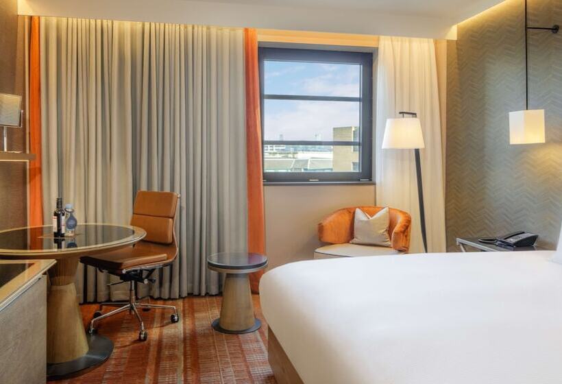 חדר דלוקס, Hilton London Tower Bridge