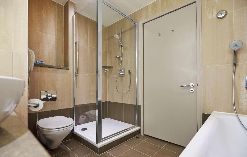 Номер Deluxe, Hilton London Tower Bridge